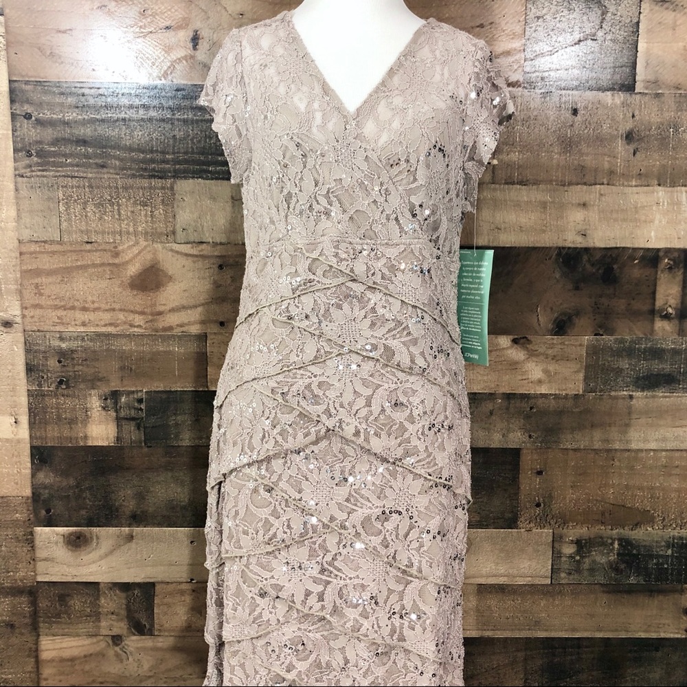 Elegant Scarlett Formal Dress